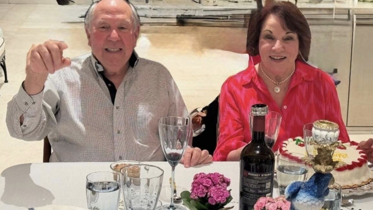 🚨 ACTUALIZACIÓN DEL CASO: DOLOR TRASQUE L0S FAMILIARES DESCUBREN L0S CU-ERPOS DE UNA PA-REJA Y SUS 2 NIET0S DESPUÉS DE QUE EL AVIÓN CAYERA AL AGUA… Y LAS PALABRAS DE SU NIETA ESTÁN DEJANDO A TODOS CON EL CORAZÓN ROTO…